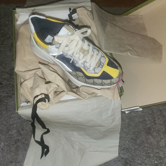 Gucci Sneakers Mens size 7 Women's 9 - Picture 1 of 4